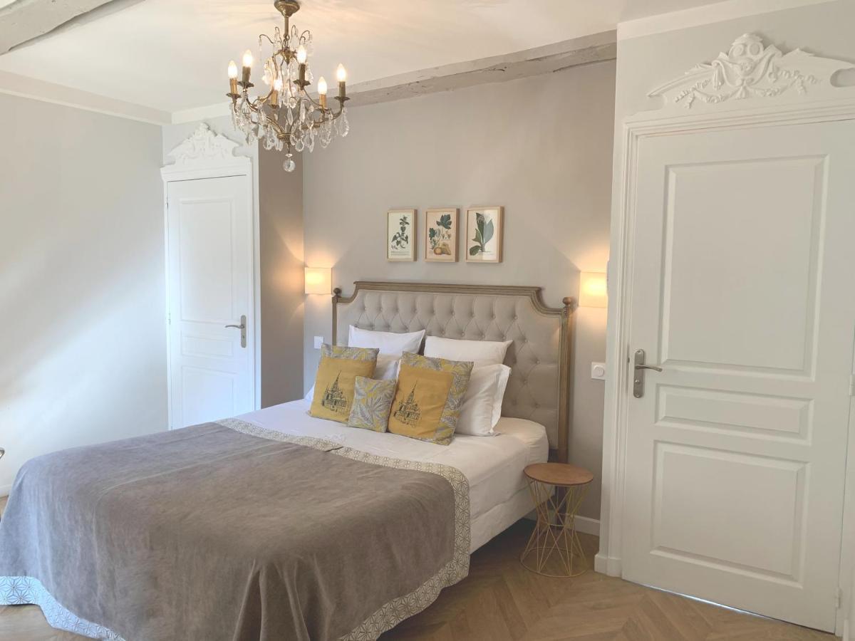Le Tardif, Noble Guesthouse Bayeux Eksteriør billede