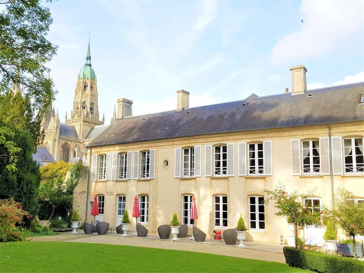 Le Tardif, Noble Guesthouse Bayeux Eksteriør billede